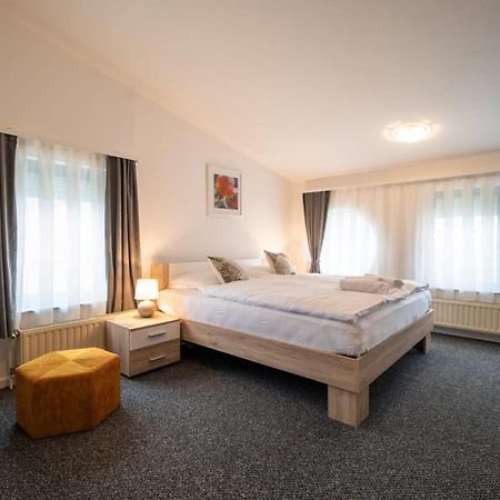 Four Roses Bed and Breakfast Zagreb Exteriör bild