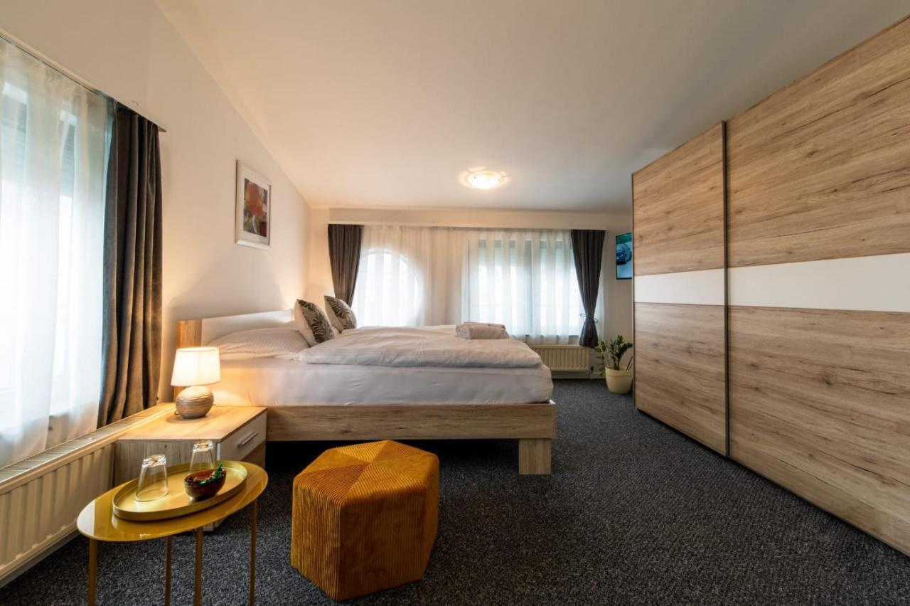 Four Roses Bed and Breakfast Zagreb Exteriör bild